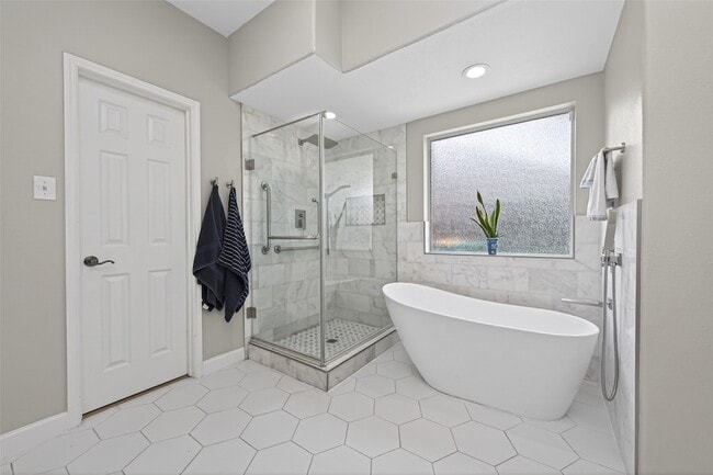 Building Photo - 3329 Oak Dale Way