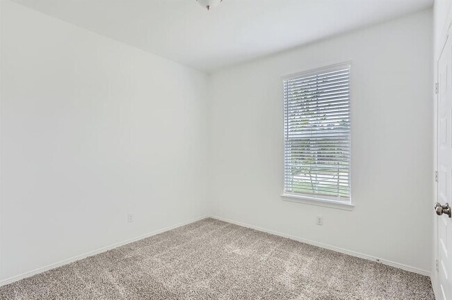 Building Photo - 25617 Microstar Wy