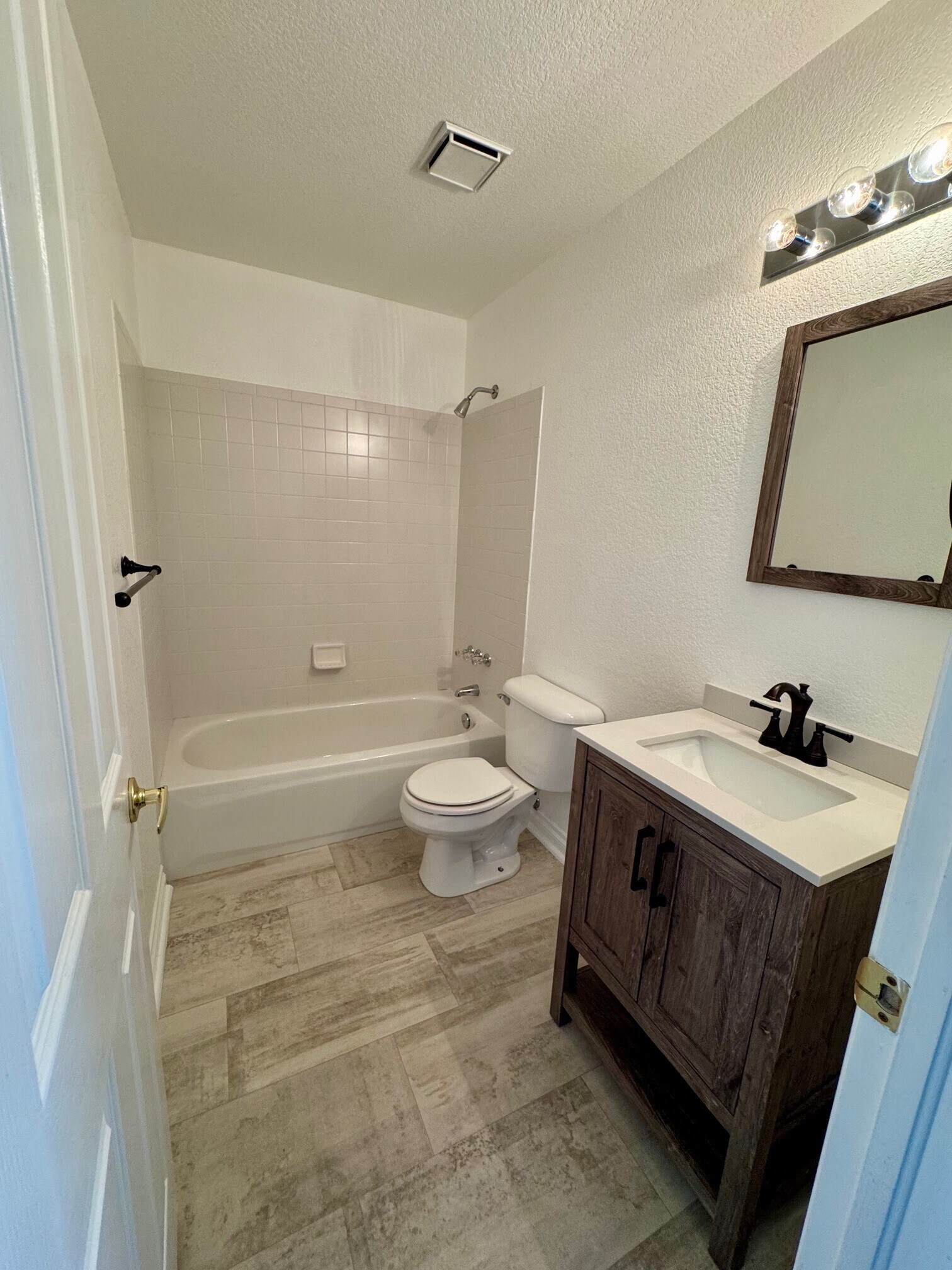 2nd Bath - 9697 Independence Dr