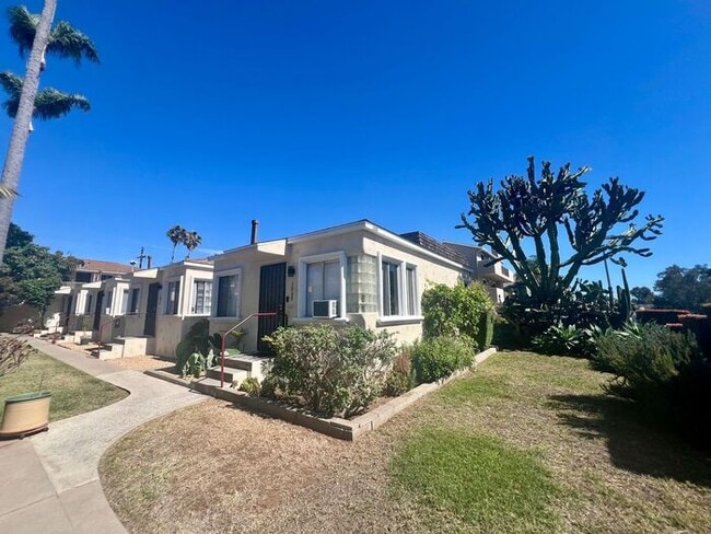 Building Photo - Charming Upstairs 2BR/1BA Apartment in Nor...