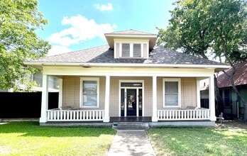 Building Photo - 305 W 38th St