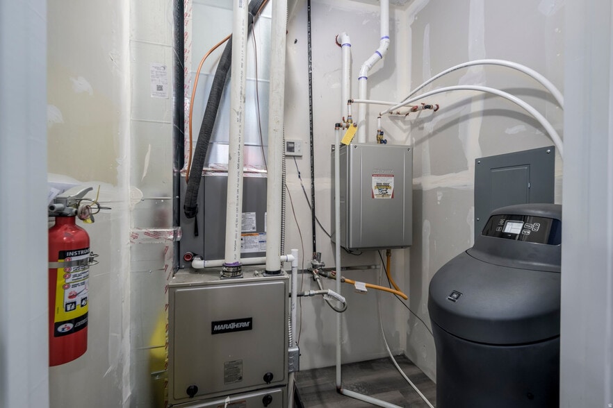 Building Photo - 1838 W Eaglewood Dr