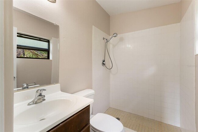Building Photo - 212 Homewood Dr