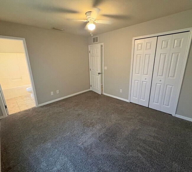 Building Photo - Charming 3-Bedroom, 2-Bath Single-Family Home Available Now!