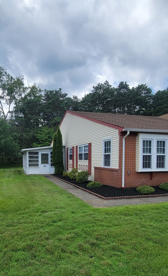 Building Photo - 42A Sunset Rd