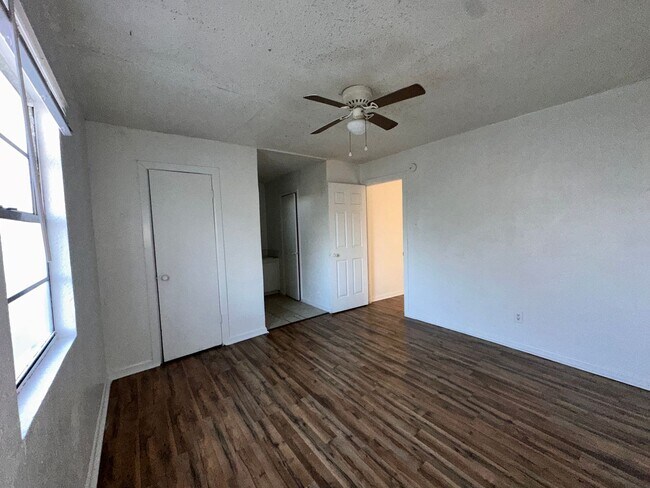 Building Photo - 1016 N 12th St