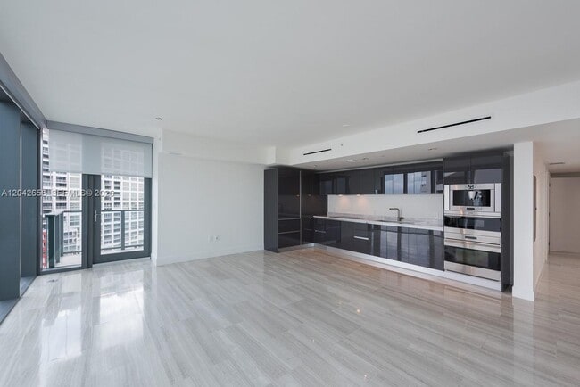Building Photo - 1451 Brickell Ave