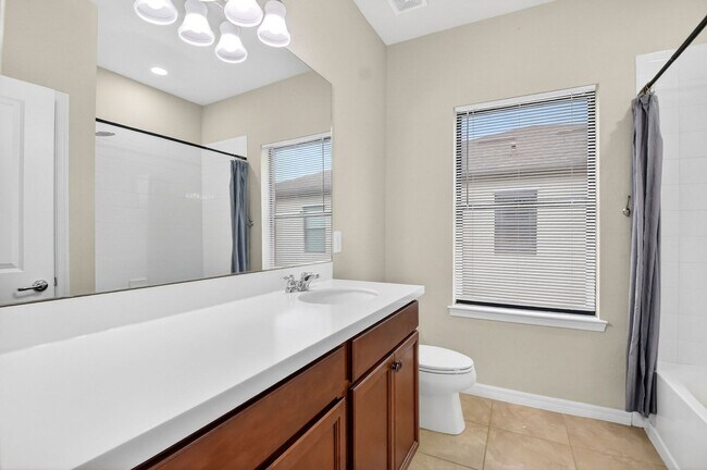 Building Photo - 2833 Troubadour St