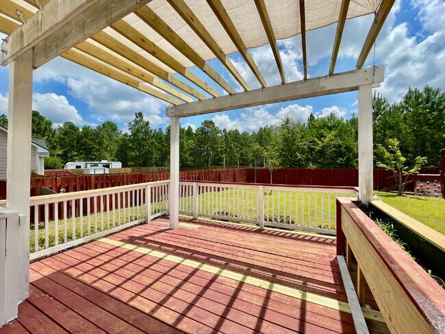 Building Photo - Spacious 4-Bed Haven With 2.5 Baths In Jac...