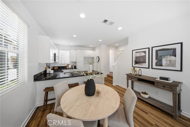 Building Photo - 385 N Avelina Way