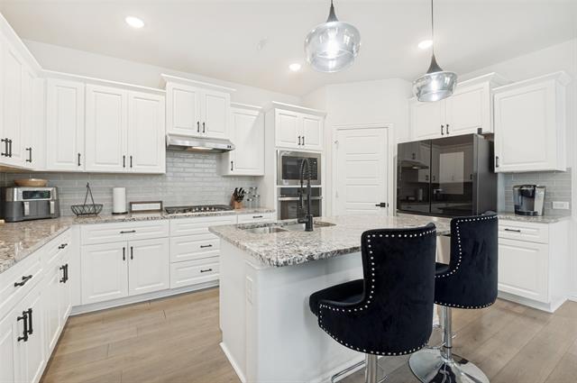 Building Photo - 656 Bethpage Dr