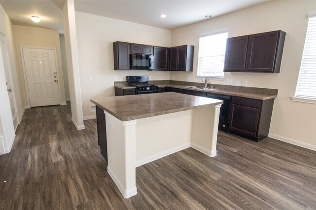 Building Photo - 29614 Clover Shore Dr