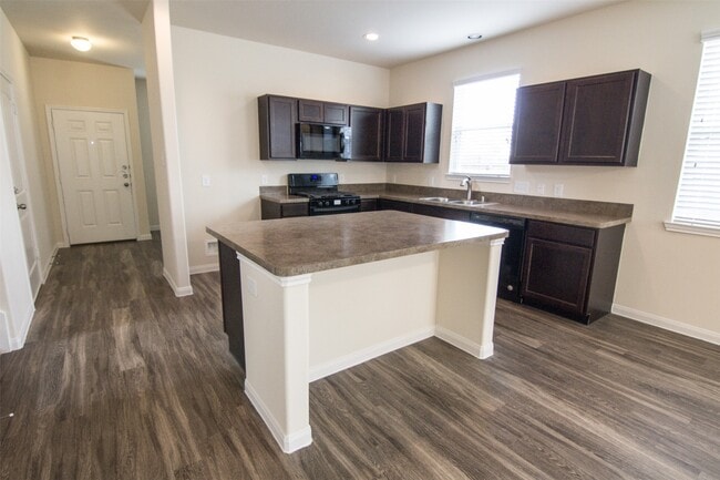 Building Photo - 3783 Lake Bend Shore Dr
