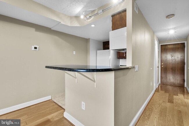 Building Photo - 3101 New Mexico Ave NW