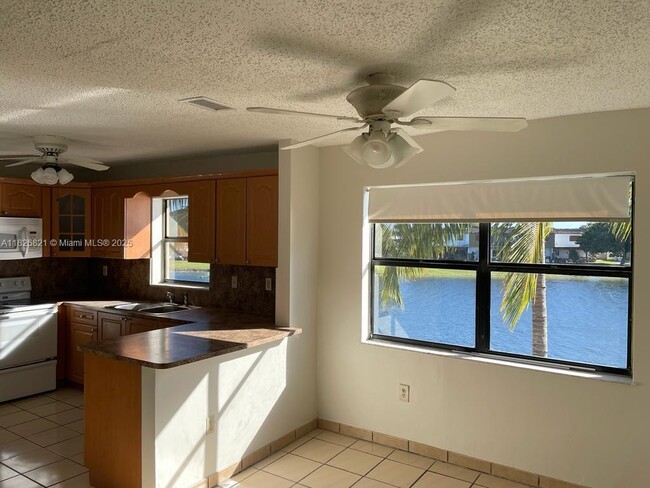 Building Photo - 6862 NW 173rd Dr