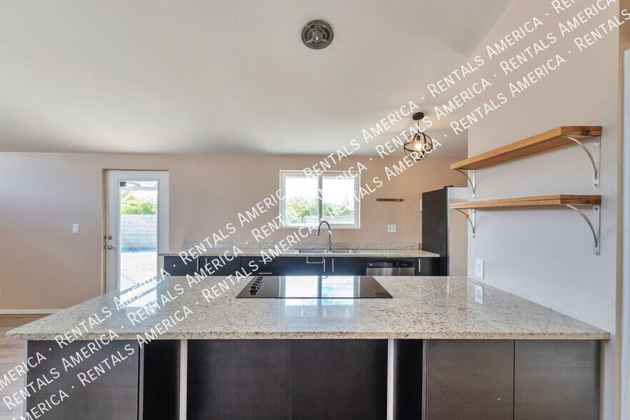 Building Photo - 1311 W Wheatridge Dr