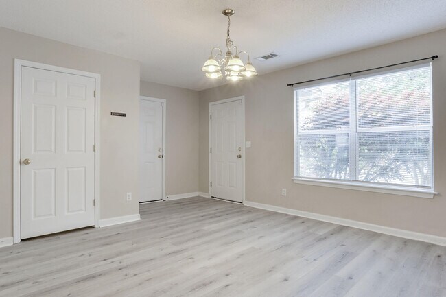 Building Photo - 103 McNair Dr