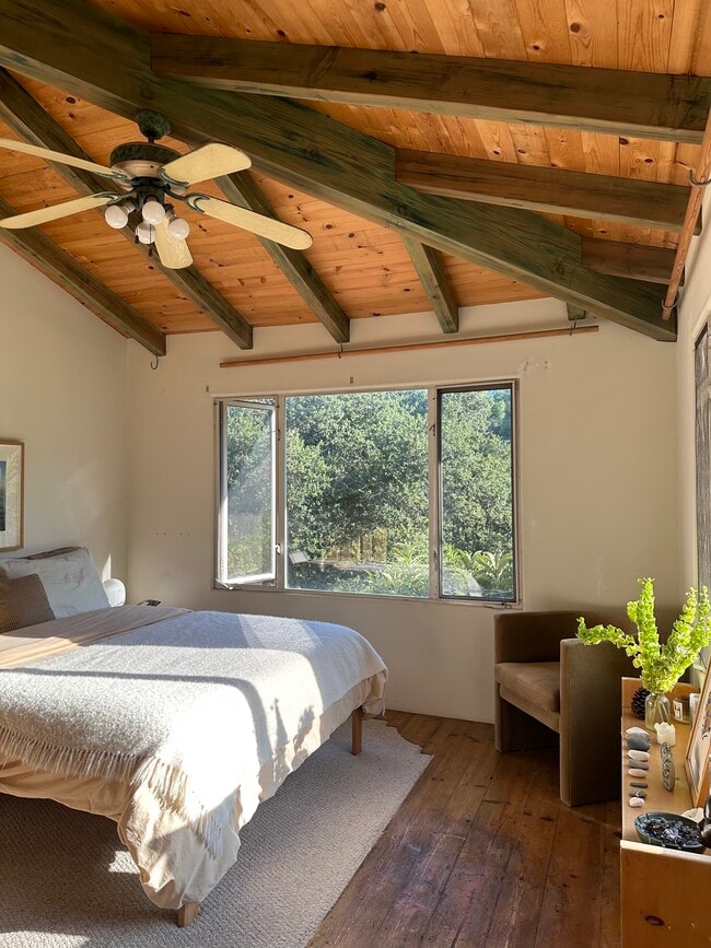 Building Photo - 1734 Topanga Skyline Dr