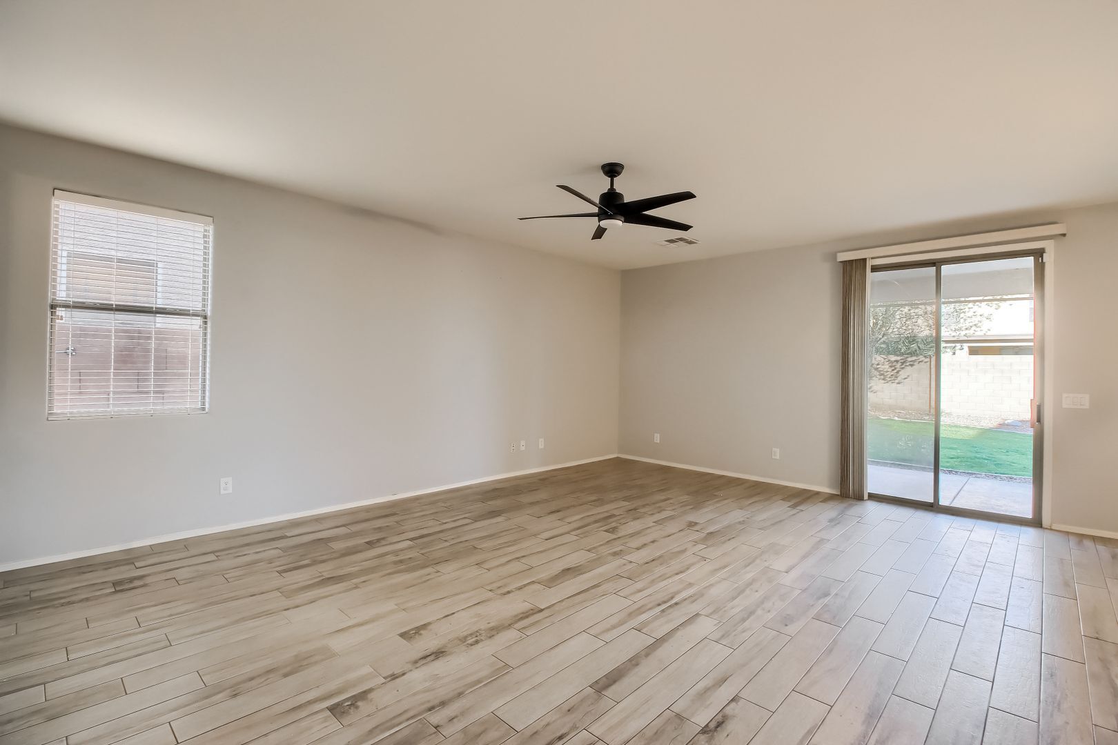 Building Photo - 11720 W Foothill Ct