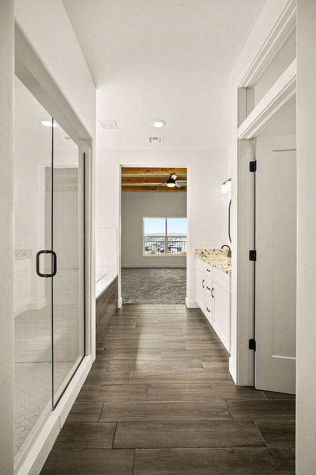 Building Photo - Single Family Home