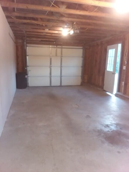 Building Photo - 601 Cream Hollow Rd