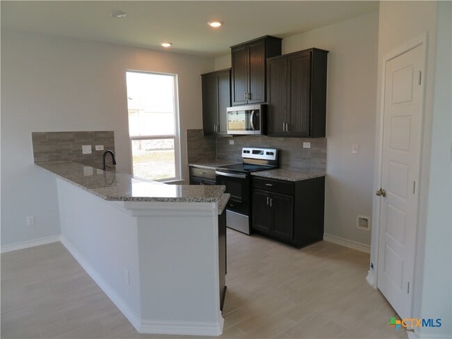Building Photo - 352 Blacktail Dr
