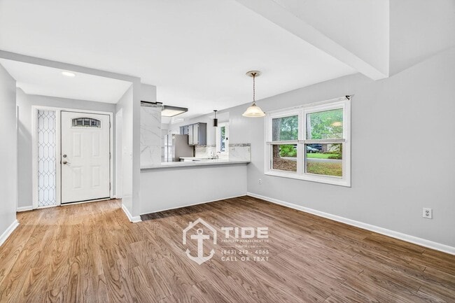 Building Photo - Spacious Home in the Heart of Summerville