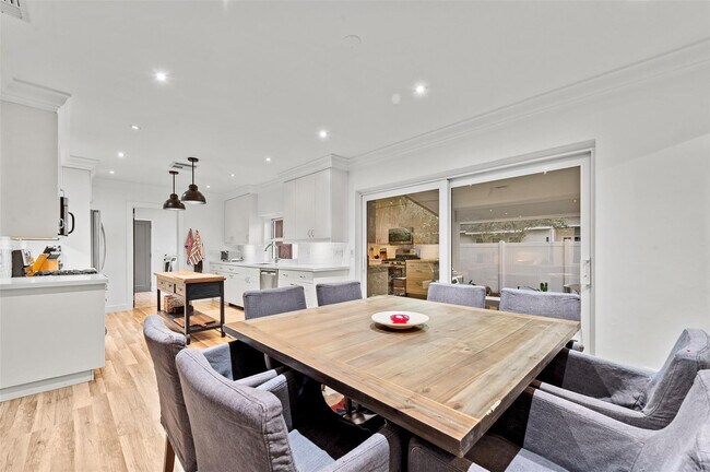 Building Photo - 1221 SW 18th St