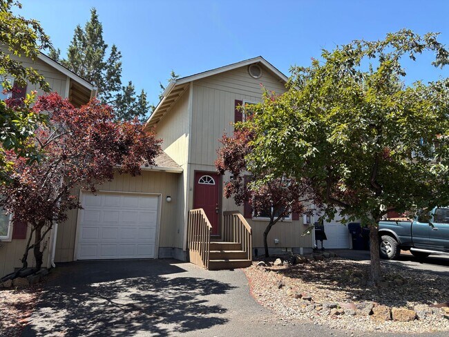 Primary Photo - 1372 NE Whisper Ridge Dr