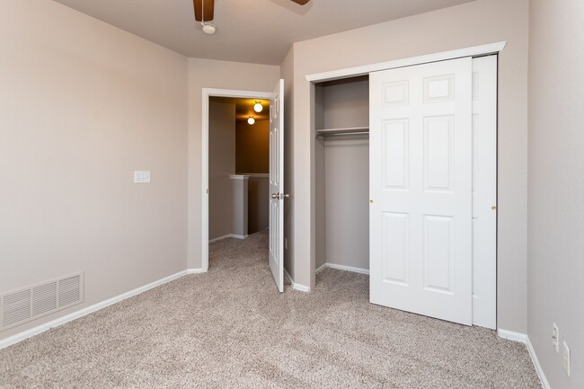 Building Photo - Beautiful 4-bedroom 3-bath located in Stetson Hills!