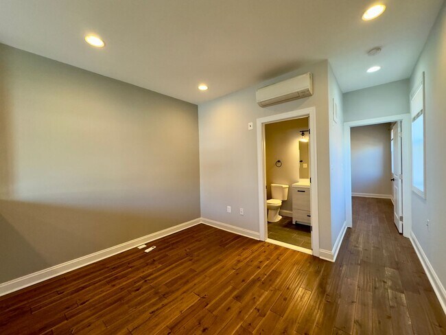 Building Photo - 3001 Hudson St