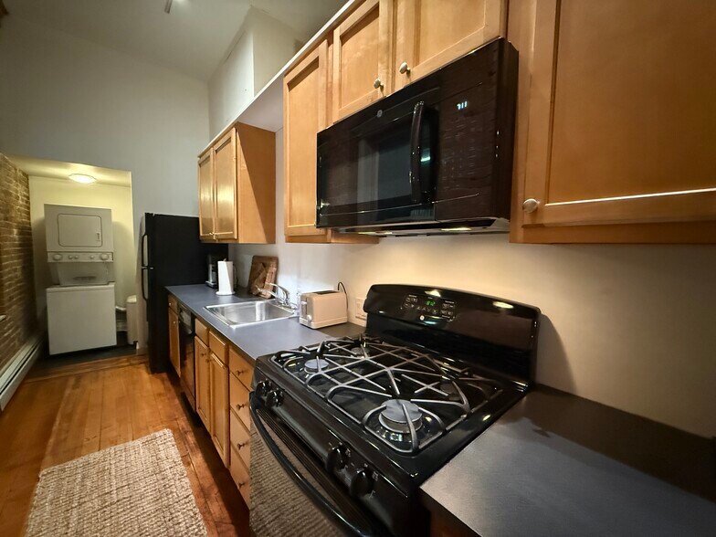 Building Photo - 93 Eddy St