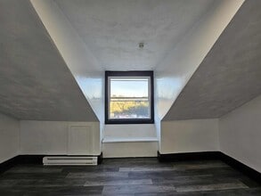 Building Photo - Beautiful 4 Bed, 1 Bath Home for Rent- Spacious, Modern, and Move in Ready!