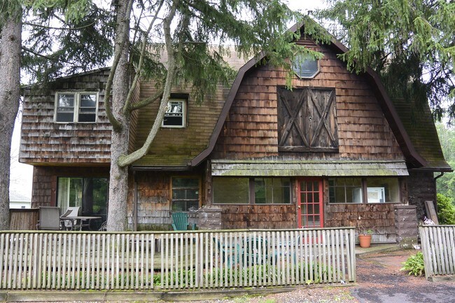 Building Photo - 113 Lawn Ln