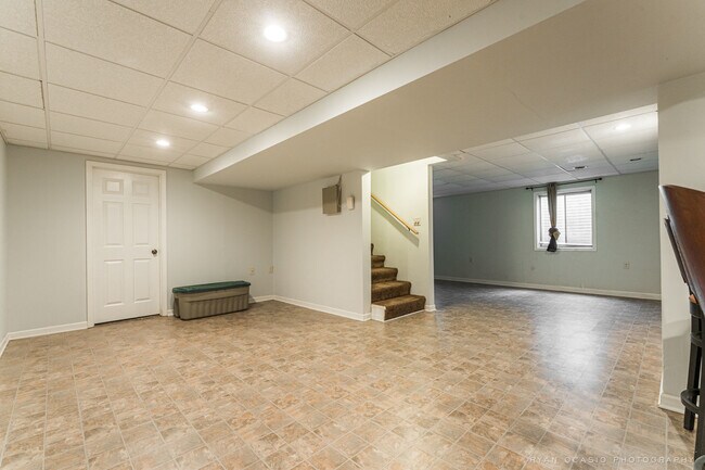 Building Photo - 113 Andresen Ct