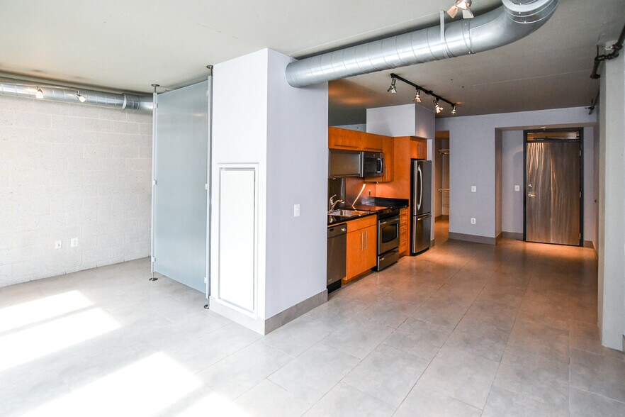 Building Photo - 1133 14th St NW