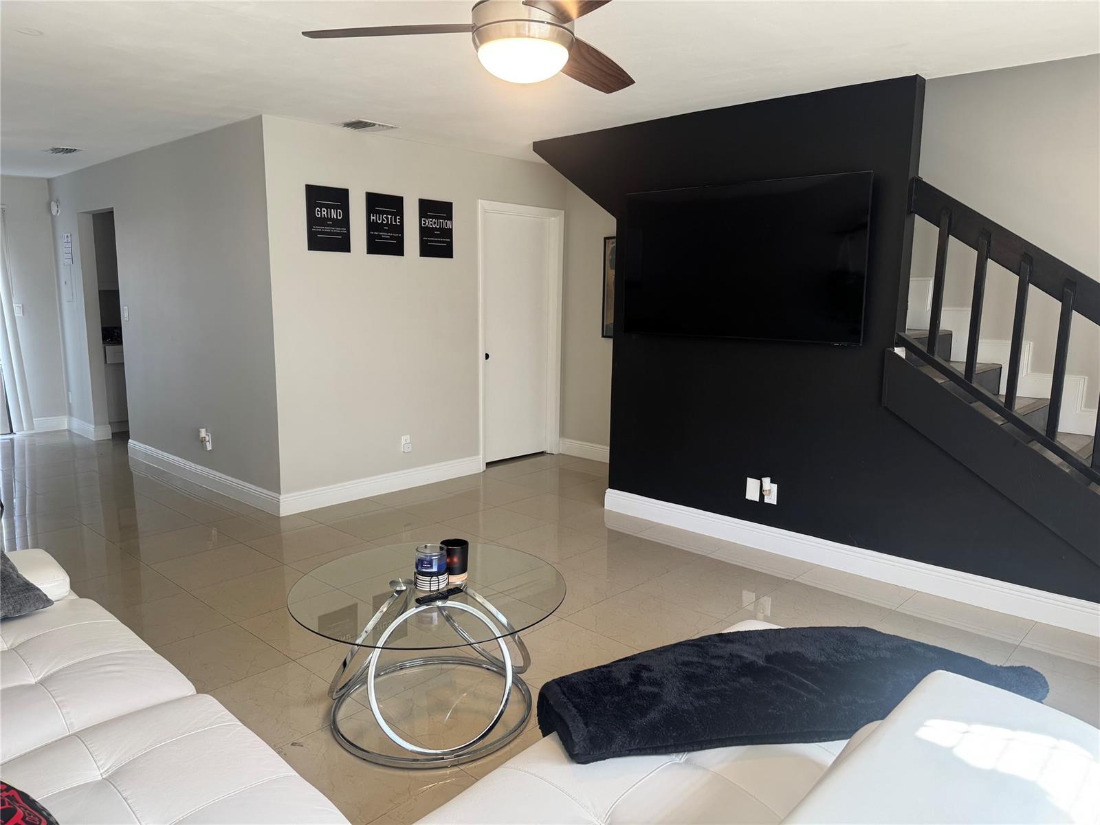 Building Photo - 6104 Channel Dr