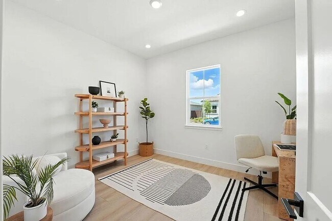 Building Photo - Spacious 2 bedroom 2 bath Home in 55+ Adul...