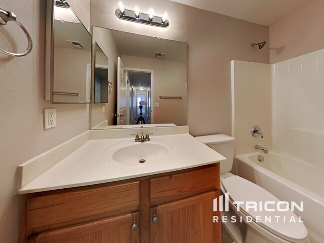 Building Photo - 15314 N 161st Dr