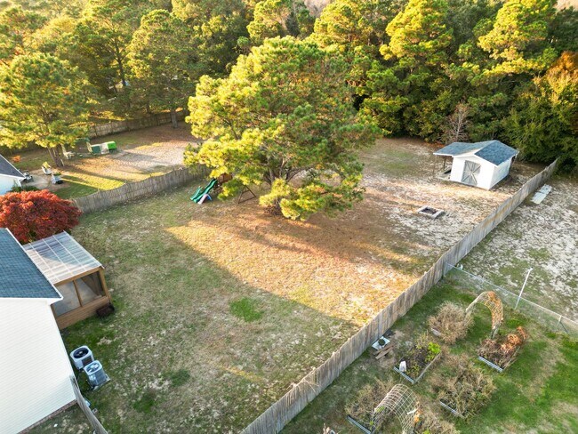 Building Photo - Farmhouse-Style Home Minutes from the Water | No HOA