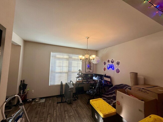 Building Photo - 516-518 W Thomas St