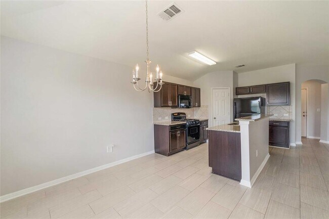 Building Photo - 314 Foxglove Dr