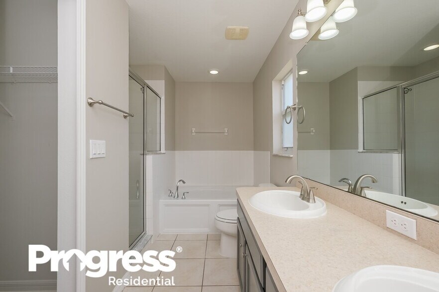 Building Photo - 8139 Alamosa Wood Ave