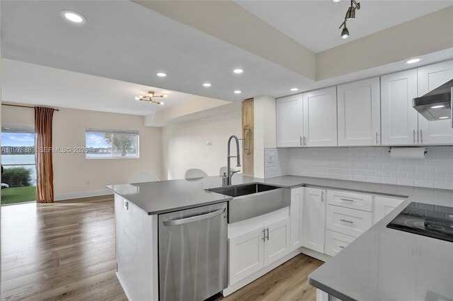 Building Photo - 20822 San Simeon Way