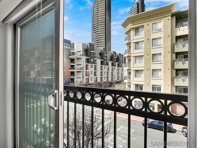 Building Photo - 450 J St