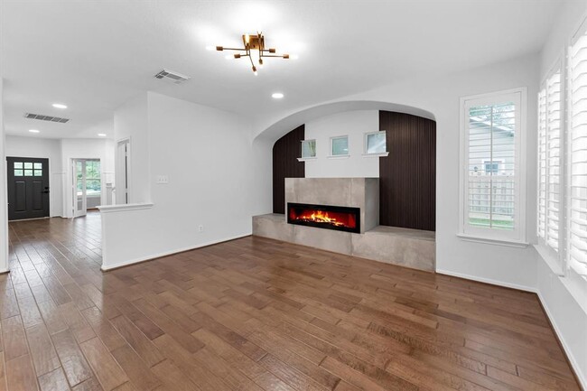 Building Photo - 143 Velvet Grass Ct