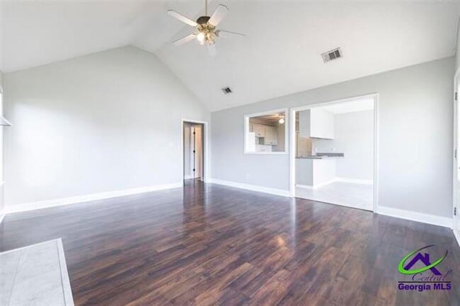 Building Photo - 104 Brittland Dr