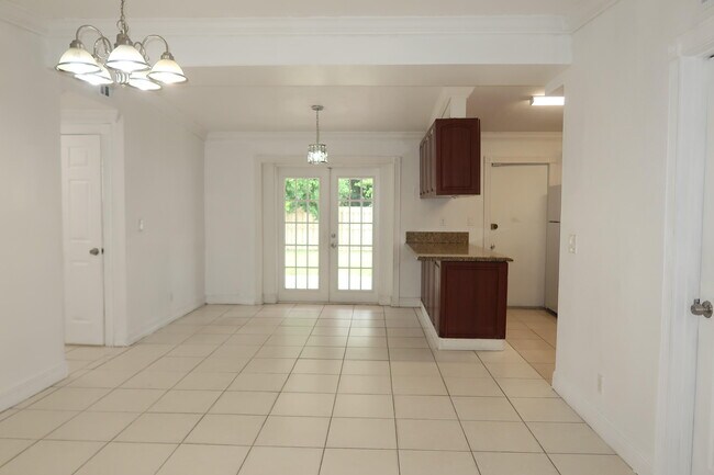 Building Photo - 5624 Purdy Ln