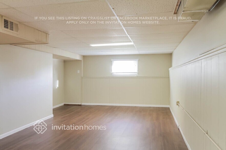 Building Photo - 485 N Beverly Ave