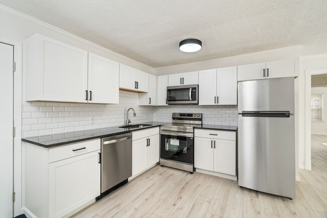 Building Photo - 331 Sarvis Dr